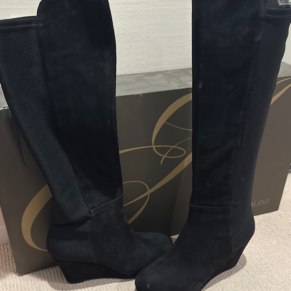 Women's Black Knee-High Boots